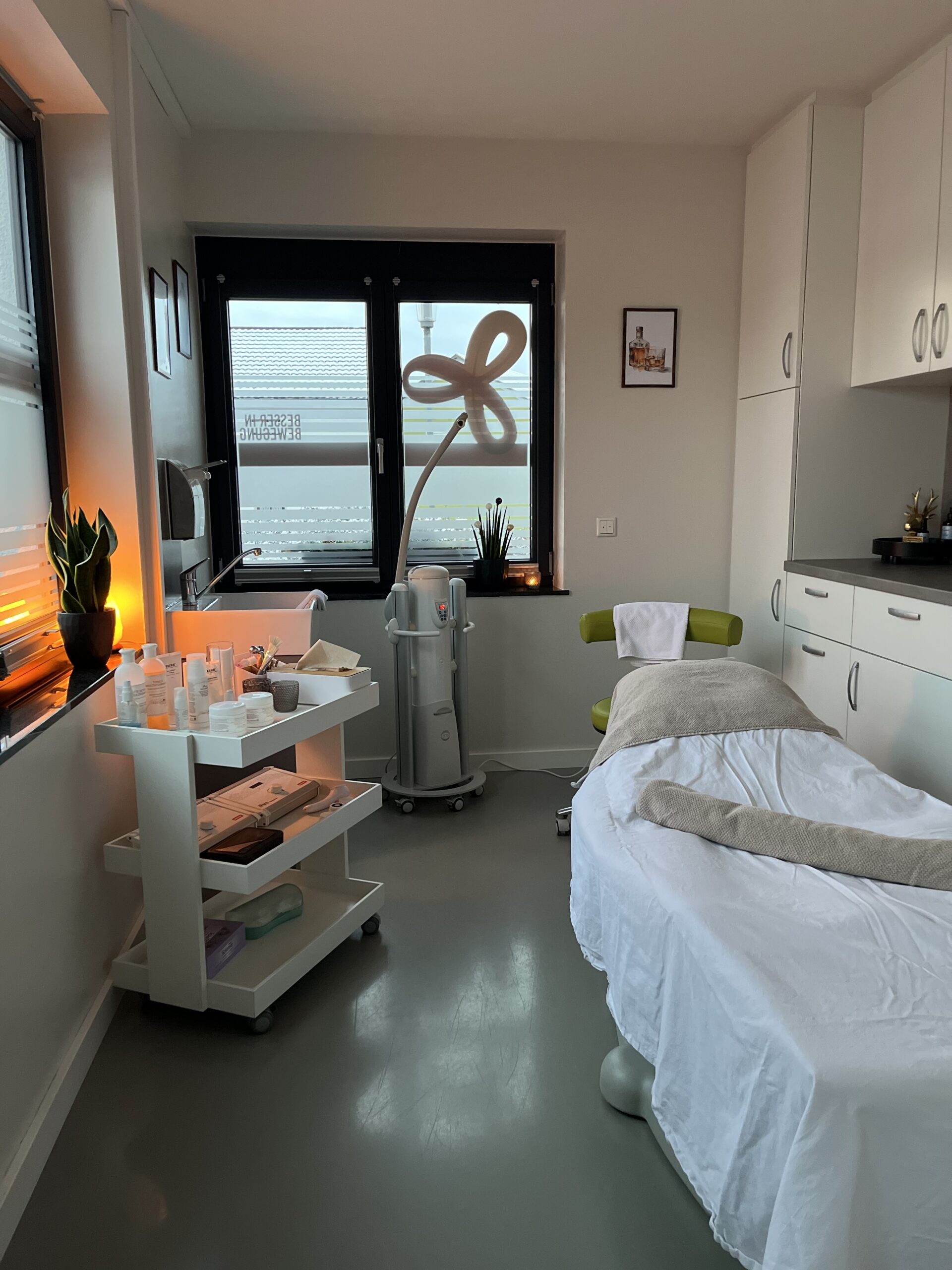 Behandlungsraum im Kosmetikstudio FeinSchliff Emmingen-Liptingen